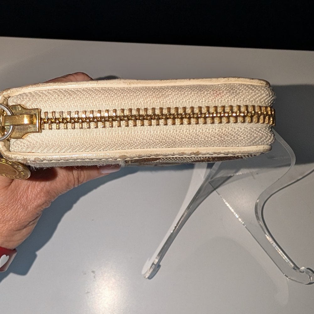 GUC Coach Signature Monogram Canvas Long Zip Wallet - Picture 4 of 12